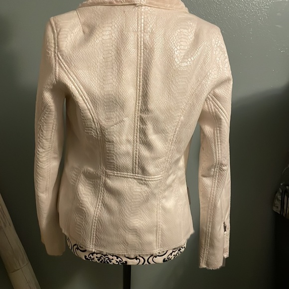 Jacket - Picture 3 of 4